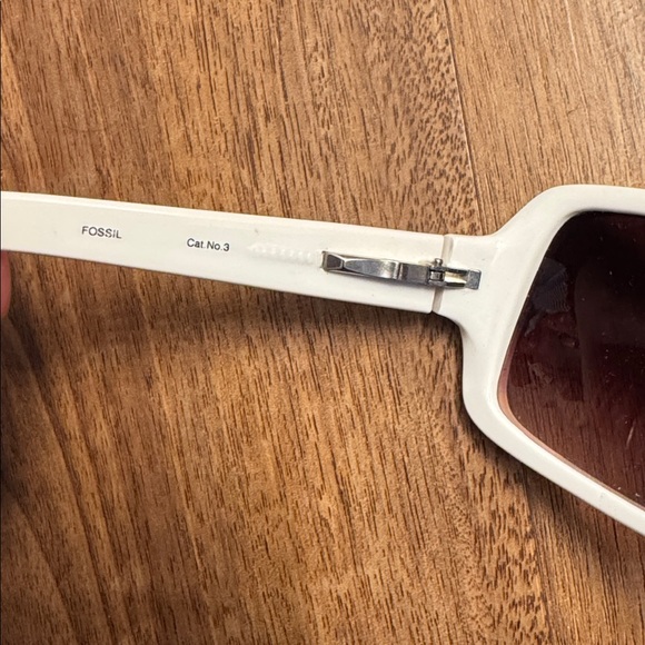 Fossil Sunglasses- Lindy- ASO Hannah Montana inspired white version - Picture 7 of 7